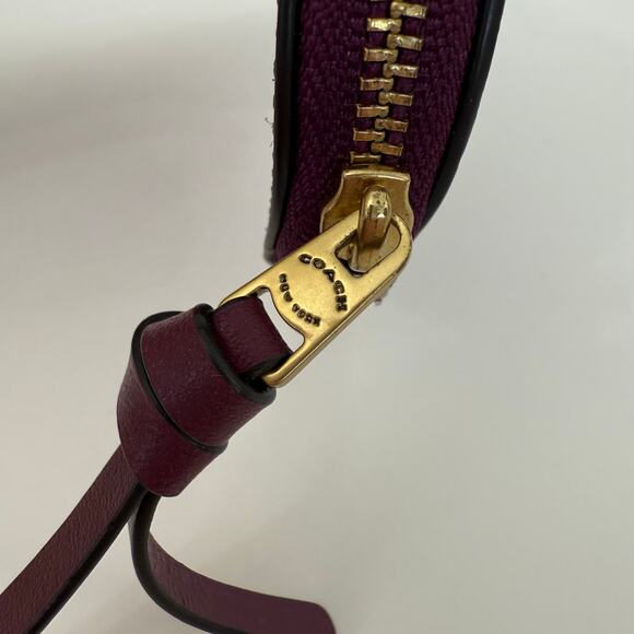 Coach Mouse Coin Case Small Leather Purse 38942 - Picture 11 of 14